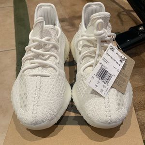 NWT YEEZY BOOST 350 V2